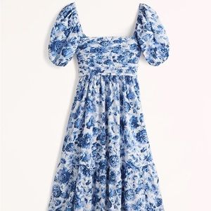 Abercrombie Blue Floral Poplin Dress size Medium